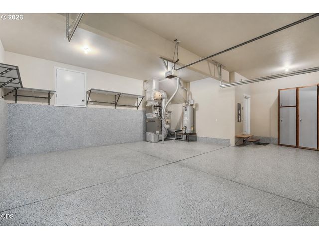 3551 Sw SALMON Ct, Redmond, OR 97756