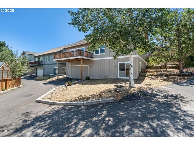 3551 Sw SALMON Ct, Redmond, OR 97756