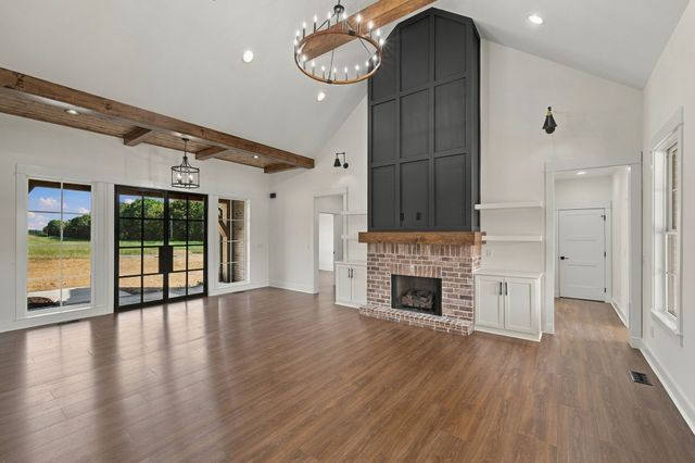 2264 Hogan Rd, Burns, TN 37029