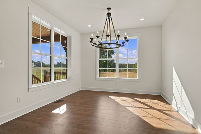 2264 Hogan Rd, Burns, TN 37029