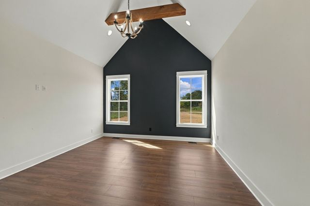 2264 Hogan Rd, Burns, TN 37029