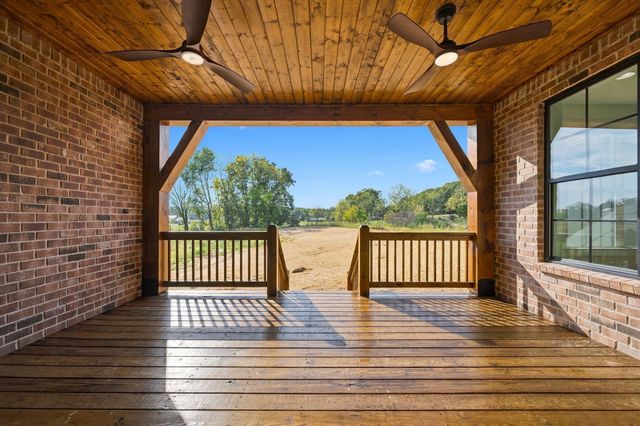 2264 Hogan Rd, Burns, TN 37029
