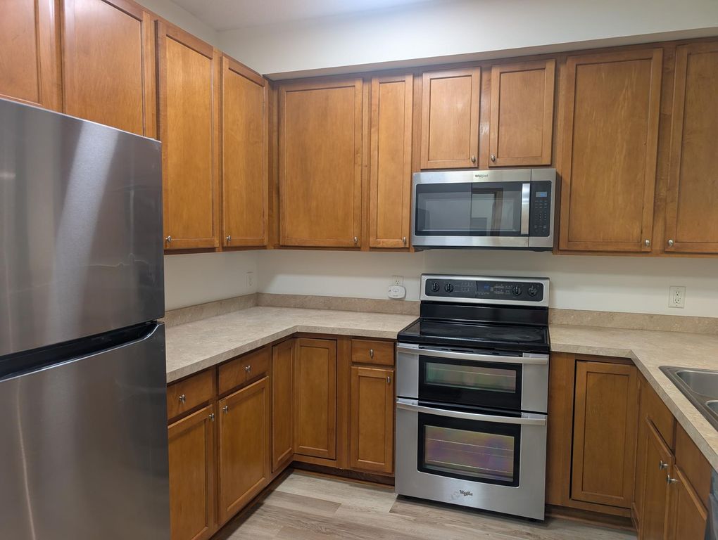 150 E Burnsville Parkway 303, Burnsville, MN 55337 — photo 5