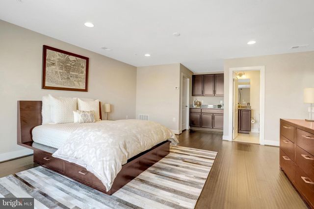 2104 MAIN LINE BLVD, Alexandria, VA 22301