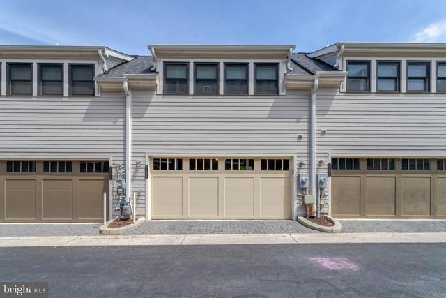 2104 MAIN LINE BLVD, Alexandria, VA 22301