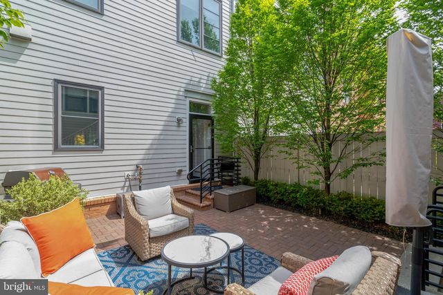 2104 MAIN LINE BLVD, Alexandria, VA 22301