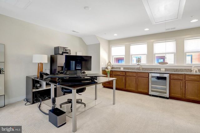 2104 MAIN LINE BLVD, Alexandria, VA 22301