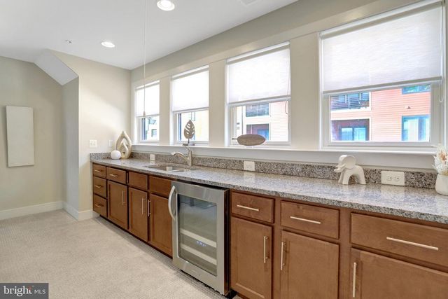 2104 MAIN LINE BLVD, Alexandria, VA 22301