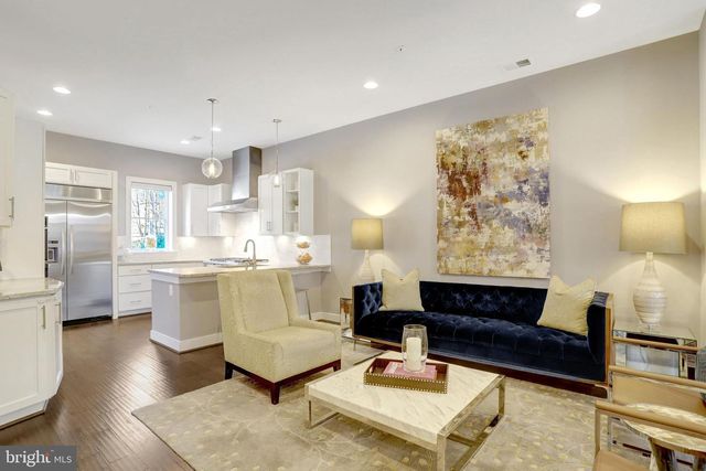 2104 MAIN LINE BLVD, Alexandria, VA 22301