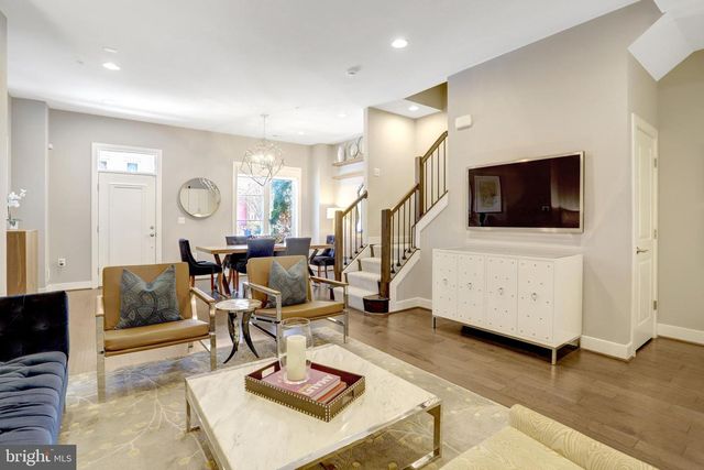 2104 MAIN LINE BLVD, Alexandria, VA 22301