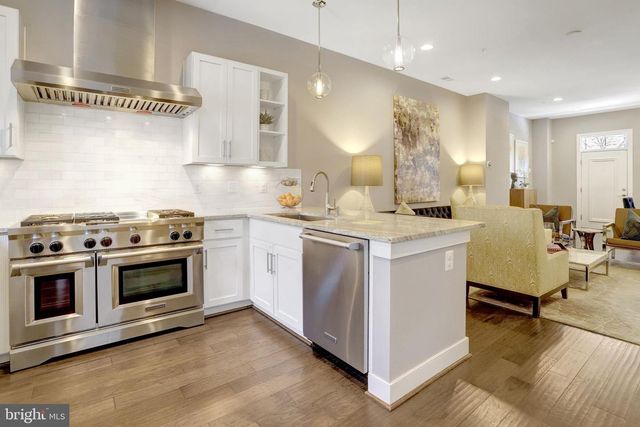 2104 MAIN LINE BLVD, Alexandria, VA 22301