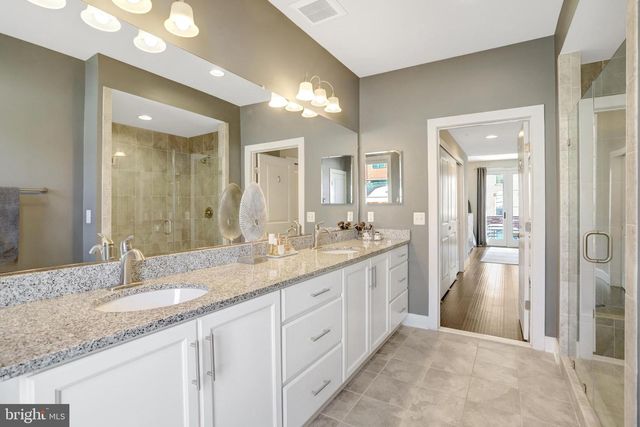 2104 MAIN LINE BLVD, Alexandria, VA 22301