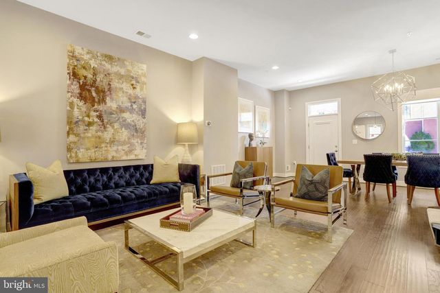 2104 MAIN LINE BLVD, Alexandria, VA 22301