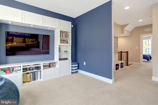 2104 MAIN LINE BLVD, Alexandria, VA 22301