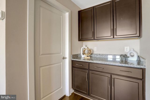 2104 MAIN LINE BLVD, Alexandria, VA 22301