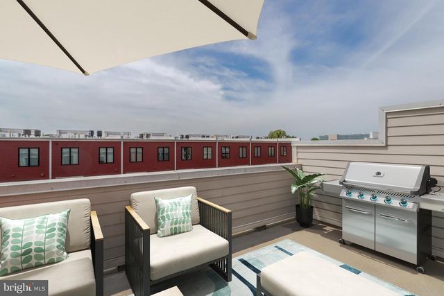 2104 MAIN LINE BLVD, Alexandria, VA 22301