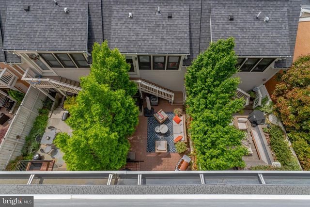 2104 MAIN LINE BLVD, Alexandria, VA 22301