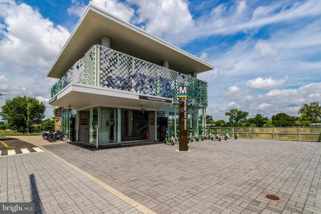 2104 MAIN LINE BLVD, Alexandria, VA 22301