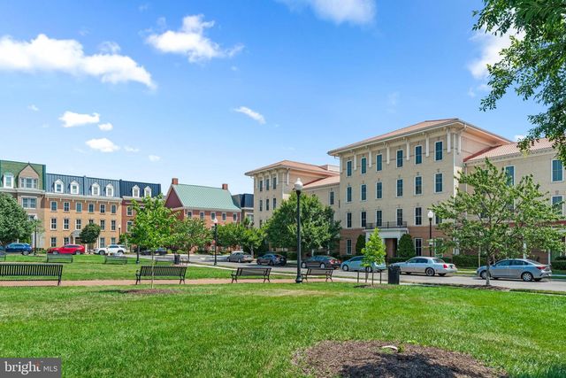 2104 MAIN LINE BLVD, Alexandria, VA 22301