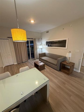 7395 UNIVERSAL BOULEVARD 104, Orlando, FL 32819