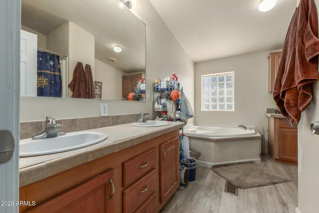 7613 E FLOSSMOOR Avenue, Mesa, AZ 85208