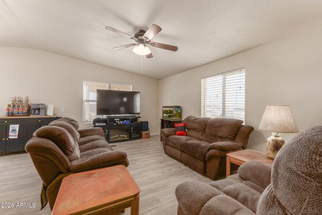 7613 E FLOSSMOOR Avenue, Mesa, AZ 85208