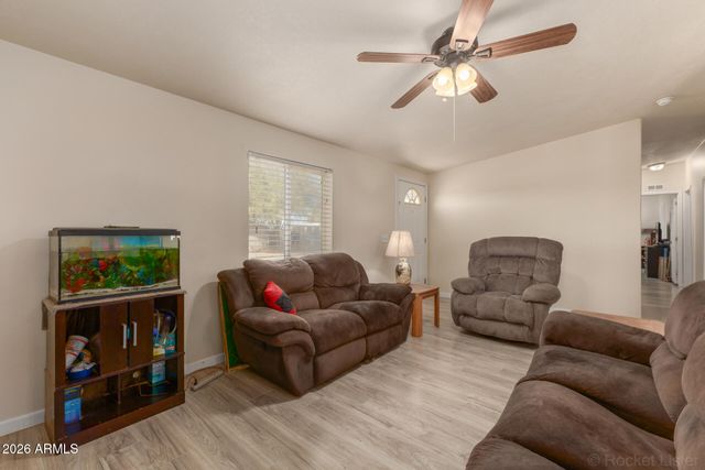 7613 E FLOSSMOOR Avenue, Mesa, AZ 85208