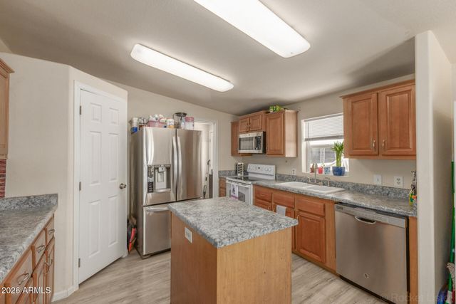 7613 E FLOSSMOOR Avenue, Mesa, AZ 85208