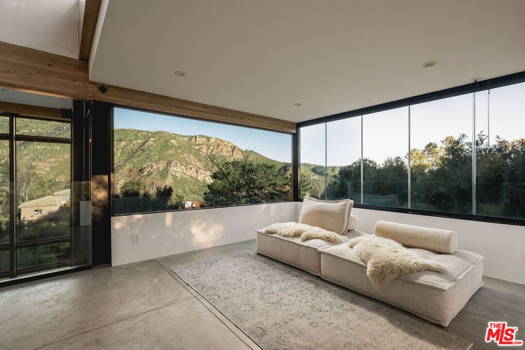 Image 21 of property listing at 2315 Live Oak Meadows Road, Malibu, CA 90265