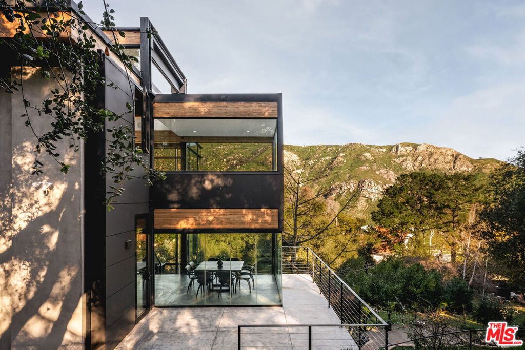 Image 29 of property listing at 2315 Live Oak Meadows Road, Malibu, CA 90265