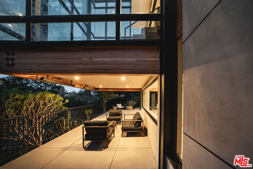 Image 31 of property listing at 2315 Live Oak Meadows Road, Malibu, CA 90265