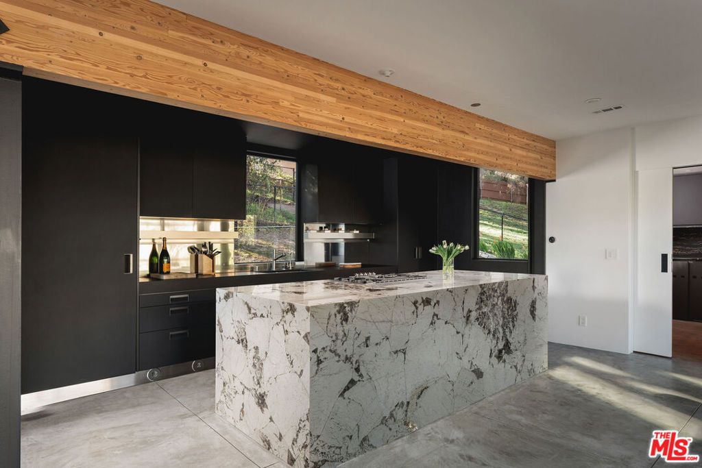 Image 8 of property listing at 2315 Live Oak Meadows Road, Malibu, CA 90265