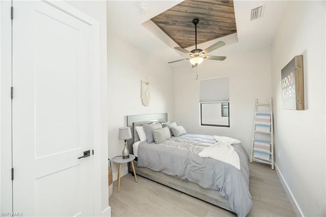 3552 Hibiscus AVE, Naples, FL 34104