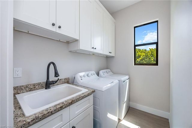 3552 Hibiscus AVE, Naples, FL 34104