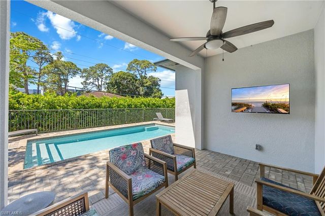 3552 Hibiscus AVE, Naples, FL 34104
