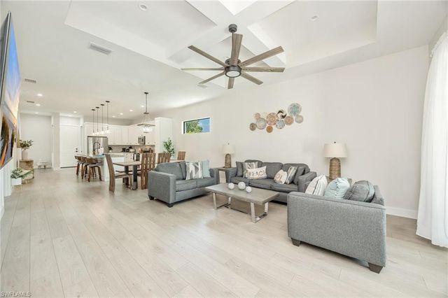 3552 Hibiscus AVE, Naples, FL 34104