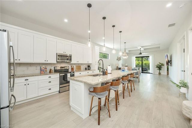 3552 Hibiscus AVE, Naples, FL 34104