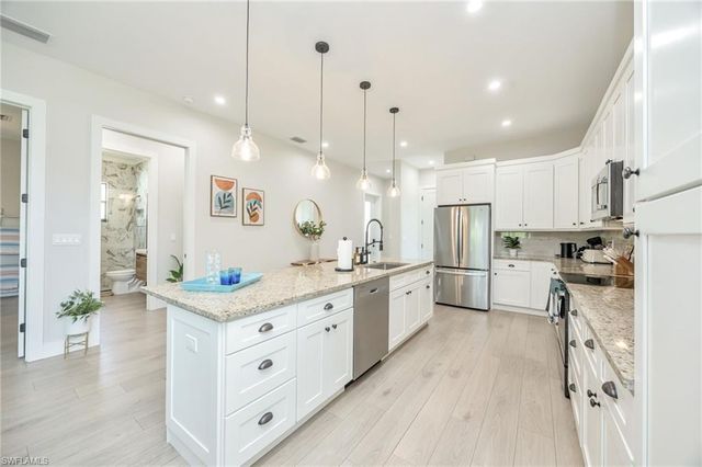 3552 Hibiscus AVE, Naples, FL 34104