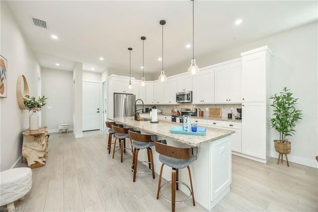 3552 Hibiscus AVE, Naples, FL 34104