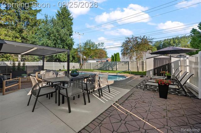 29510 Lyndon Street, Livonia, MI 48154