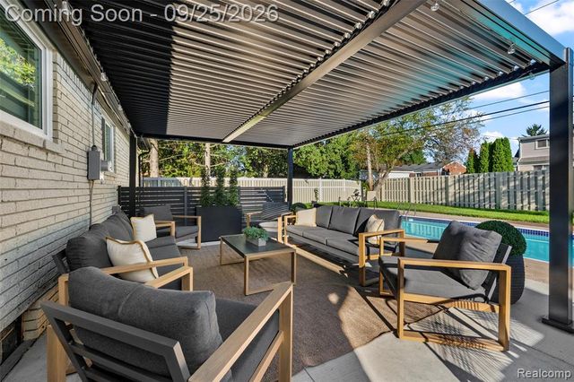 29510 Lyndon Street, Livonia, MI 48154