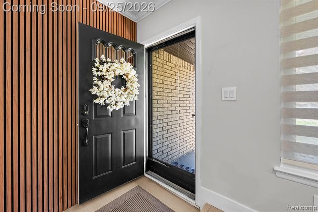 29510 Lyndon Street, Livonia, MI 48154