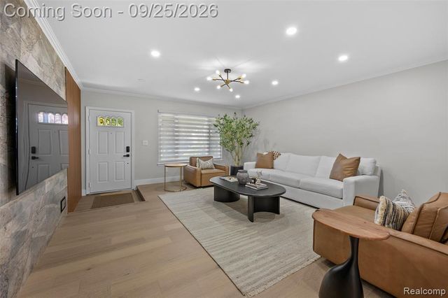 29510 Lyndon Street, Livonia, MI 48154
