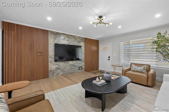 29510 Lyndon Street, Livonia, MI 48154