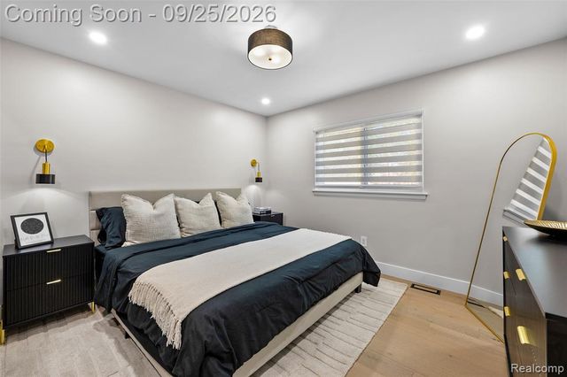 29510 Lyndon Street, Livonia, MI 48154