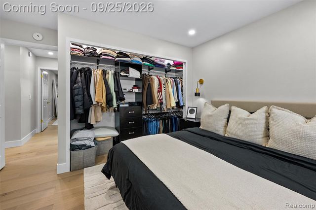 29510 Lyndon Street, Livonia, MI 48154