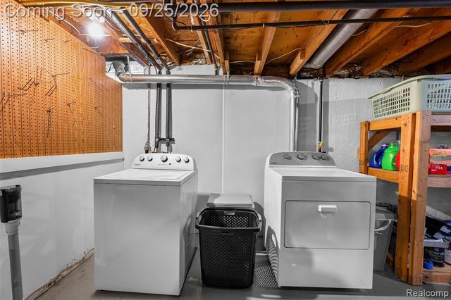 29510 Lyndon Street, Livonia, MI 48154