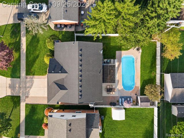 29510 Lyndon Street, Livonia, MI 48154