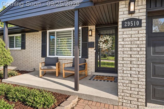 29510 Lyndon Street, Livonia, MI 48154