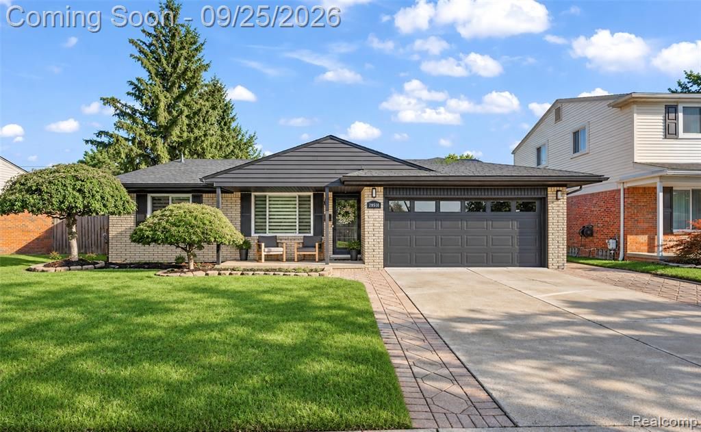 29510 Lyndon Street, Livonia, MI 48154